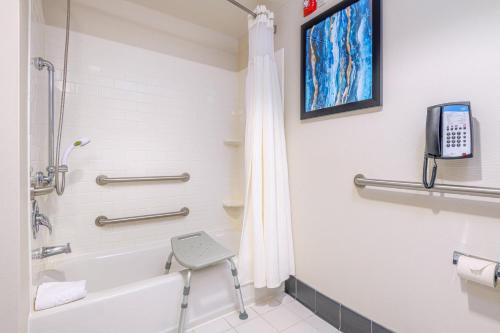 Fairfield Inn & Suites Raleigh-Durham Airport/Brier Creek - image 13