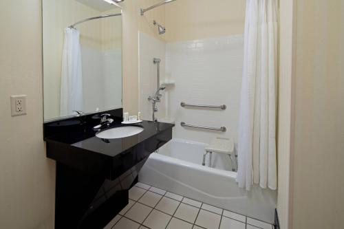 Fairfield Inn & Suites - Los Angeles West Covina - image 14