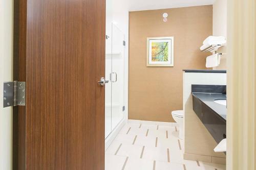 Fairfield Inn & Suites by Marriott Jamestown - image 2