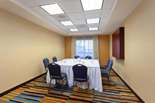 Fairfield by Marriott Inn & Suites Los Angeles West Covina - 회의실/연회장