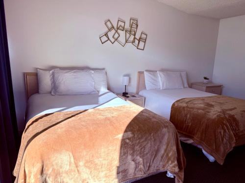 2 double beds