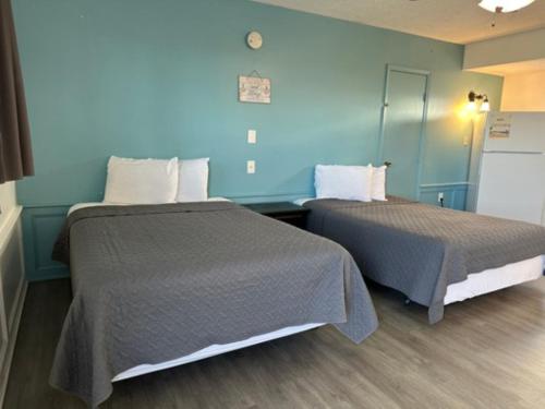 Nautical Motel - image 14
