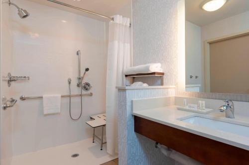 Fairfield Inn & Suites by Marriott Indianapolis Carmel - image 14