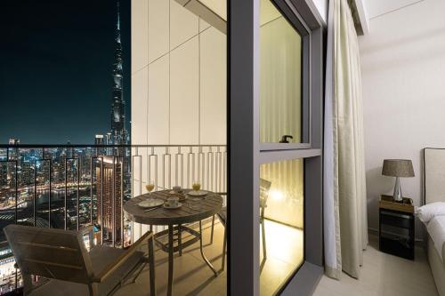 Premium 2 Bedroom High-Floor Apartment Offering Spectacular Burj Khalifa & Fountain Views, Steps Away from Dubai Mall - Downtown Dubai by Stayfinity - Max 8 Guests, Dubaï (photo 8)