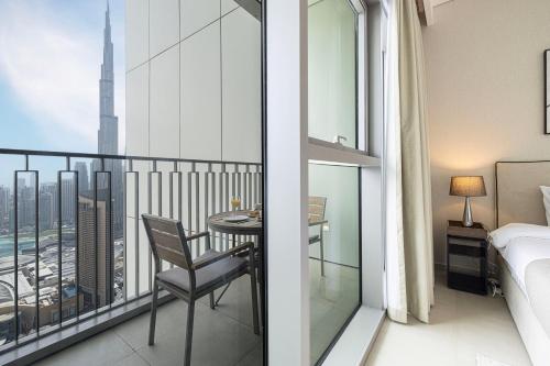 Premium 2 Bedroom High-Floor Apartment Offering Spectacular Burj Khalifa & Fountain Views, Steps Away from Dubai Mall - Downtown Dubai by Stayfinity - Max 8 Guests, Dubaï (photo 10)