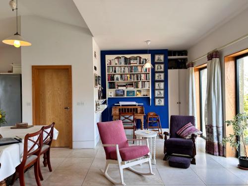 Golf & family chill cottage, hot-tub, beach 10 min, Coleraine (foto 7)