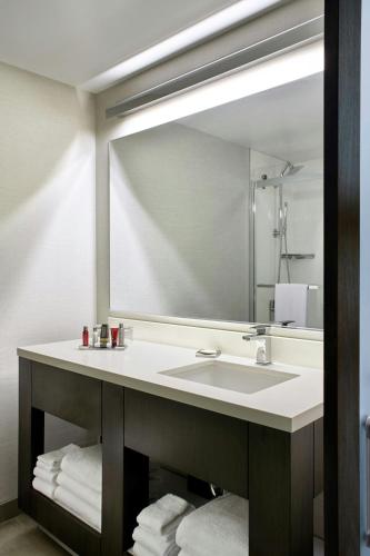 Marriott Cincinnati Airport - image 9