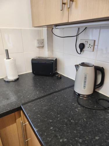 GO BIG ! Entire cozy House for max 8 people near city center, Manchester (fotografie 10)