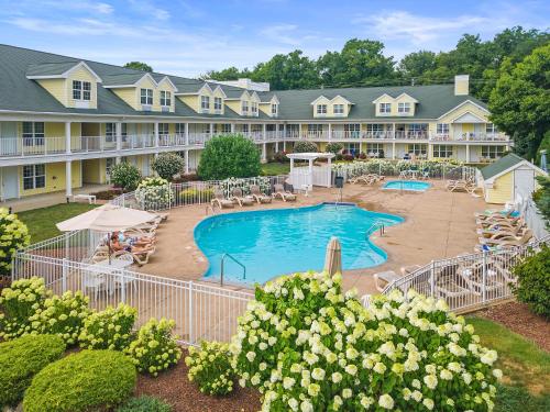 Hot tub, Kelleys Island Venture Resort in Marblehead (OH)