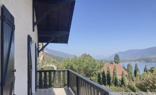 Kilátás, Villa avec vue lac panoramique proche de la plage in Conjux