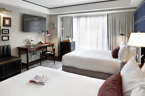 2 queen beds