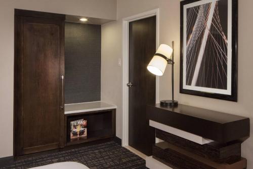 One-Bedroom Suite with Two Double Beds and Sofa Bed - High Floor image 4