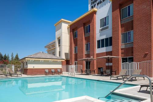Fairfield Inn & Suites by Marriott Visalia Tulare - image 6