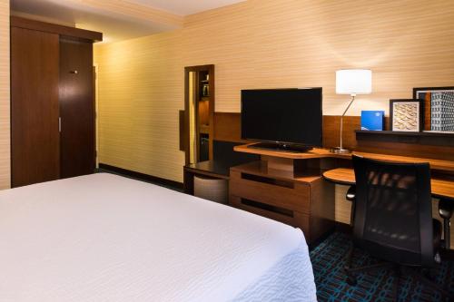 Fairfield Inn & Suites by Marriott Utica - image 6