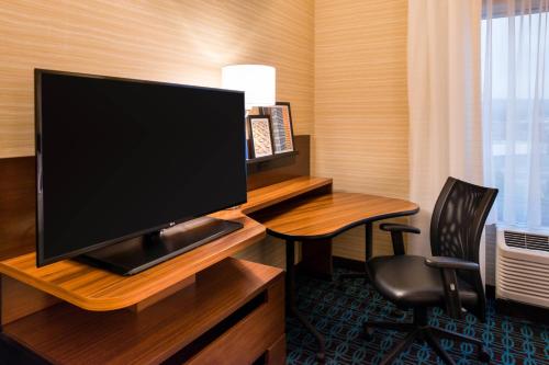 Fairfield Inn & Suites by Marriott Utica - image 8