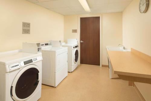 Fairfield by Marriott Inn & Suites Knoxville Turkey Creek - image 12