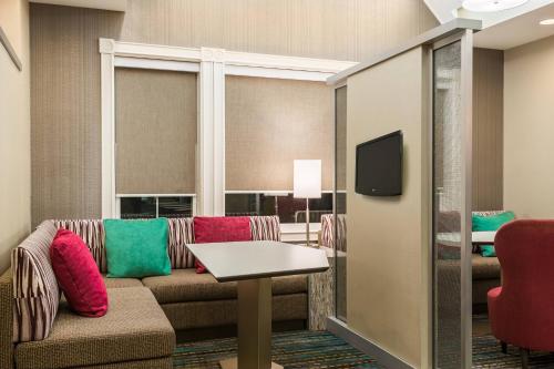 Residence Inn by Marriott Boston Brockton/Easton - image 10