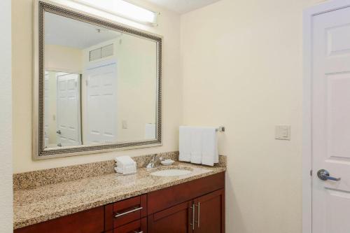 Residence Inn Bakersfield - main image