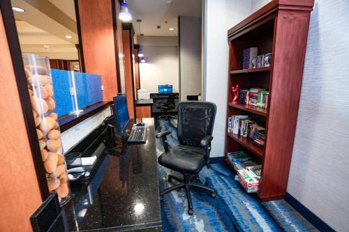 Fairfield Inn & Suites by Marriott Grand Island - image 10