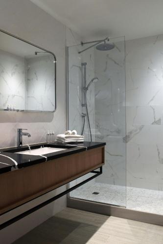 Paris Marriott Opera Ambassador Hotel - image 2