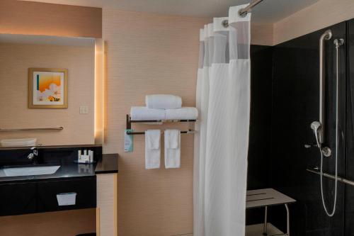 Fairfield Inn & Suites by Marriott Batesville - image 6