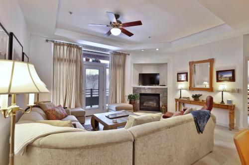 Lodges at Sunrise 3BR 3BA Luxury Ski On Ski Off Condo, Pool, Hot Tub, Gym, Sports Center, Killington (foto 10)