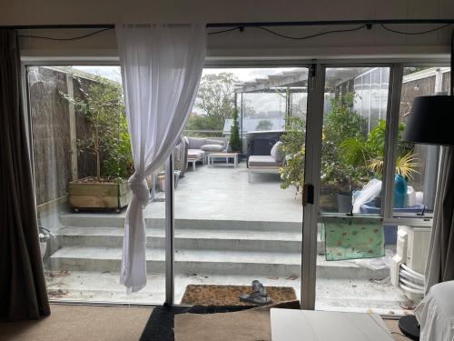 Luxury townhouse with aircon, huge balcony & hot tub, Auckland (fotografie 8)