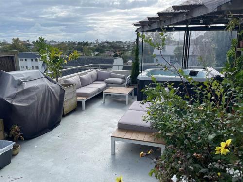 Luxury townhouse with aircon, huge balcony & hot tub, Auckland (fotografie 9)