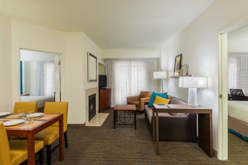 2 bedrooms, 2 beds