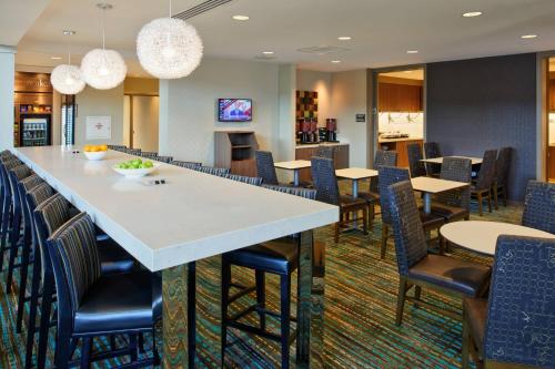Residence Inn by Marriott Chicago Bolingbrook - image 10