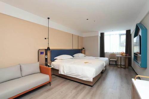 Deluxe Twin Room image 3