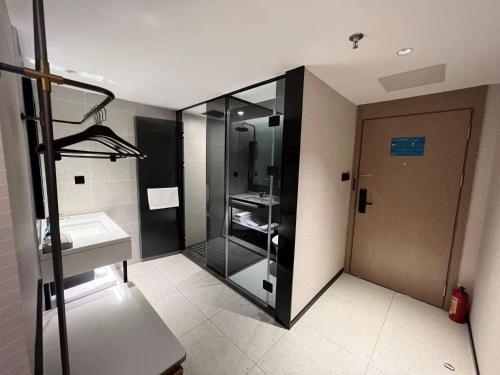 Deluxe Twin Room image 1