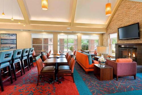 Residence Inn by Marriott Cedar Rapids - image 8
