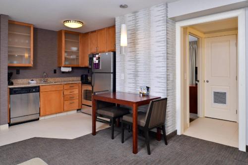 Residence Inn by Marriott Coralville - image 10