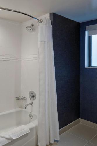 Residence Inn by Marriott Columbus Airport - image 12