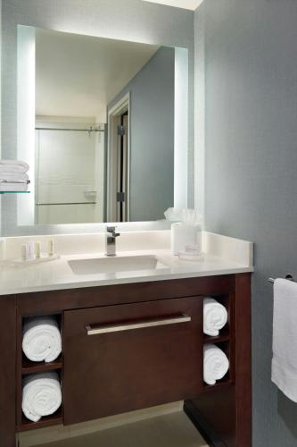Residence Inn by Marriott Columbus OSU - image 9