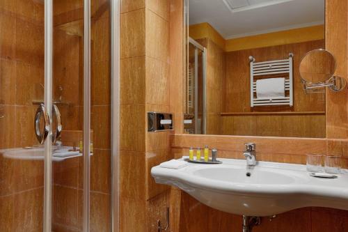 Executive Junior Suite with lounge access