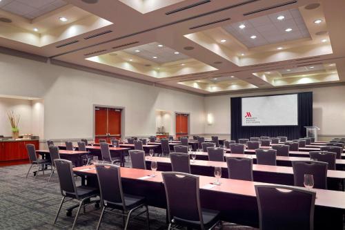Marriott Raleigh City Center - image 6