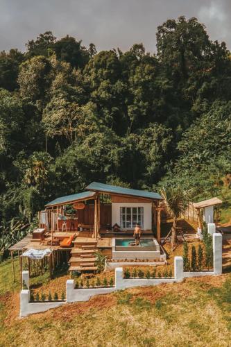 Mountain Floating Cloud near Pong Dued Geyser