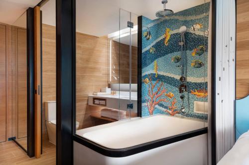 room detail thumbnail 1