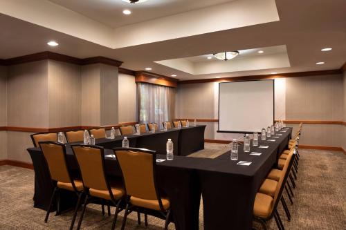 SpringHill Suites by Marriott Tampa Westshore - image 13