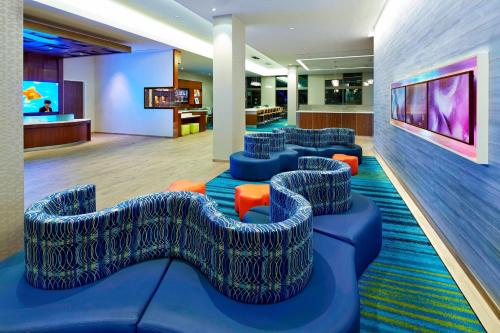 SpringHill Suites by Marriott at Anaheim Resort Area/Convention Center - image 10