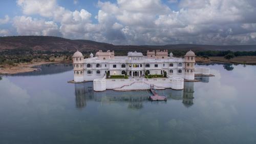 jüSTa Lake Nahargarh Palace, Chittorgarh