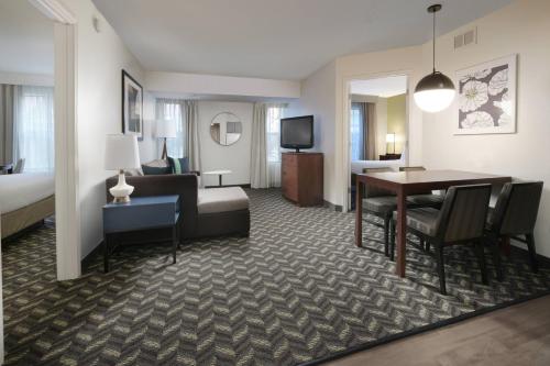 2 bedrooms, 3 beds