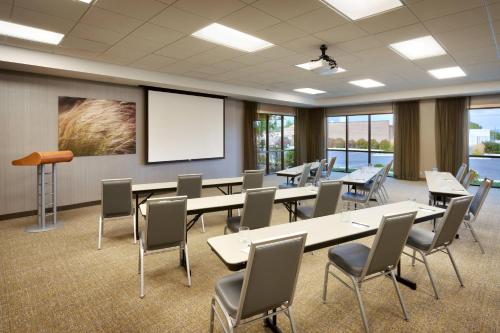스프링힐 스위트 바이 메리어트 버널 - 회의실/연회장