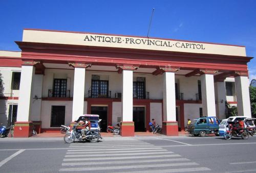 周辺観光スポット, レッドドアーズ @ ゴールデン トラベラーズ イン アンティーク (RedDoorz @ Golden Travellers Inn Antique) in サン ホセ デ ブエナビスタ