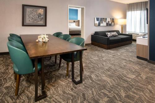 SpringHill Suites By Marriott Frederick - image 11