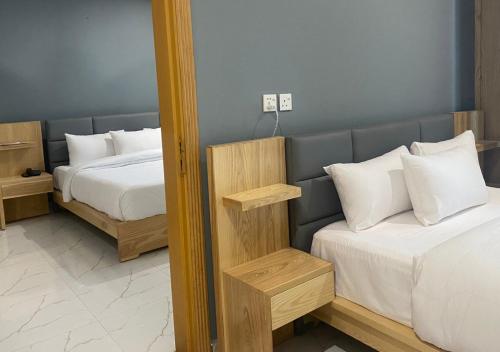 2 bedrooms, 3 beds