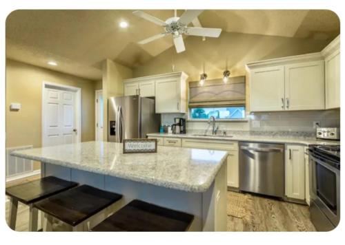 Nirvana Beach House with Sauna & Hottub in Carrabelle