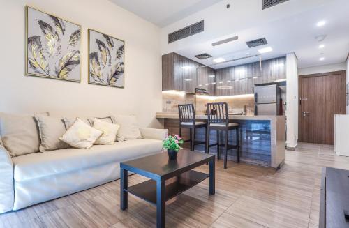 Elite LUX Holiday Homes - Stunning Lake View 1BHK Retreat in JLT Dubai, Dubaï (photo 2)